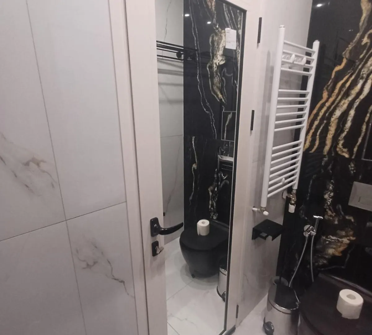 Luxurious House With Three Deluxe Rooms & Free Parking Sofia