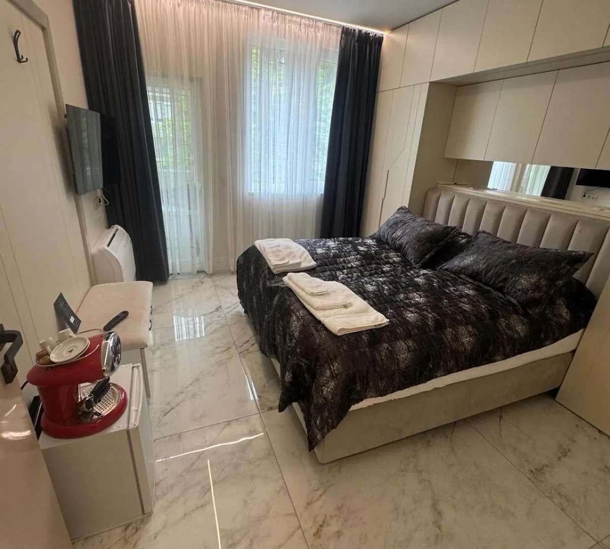 Luxurious House With Three Deluxe Rooms & Free Parking Sofie Bulharsko