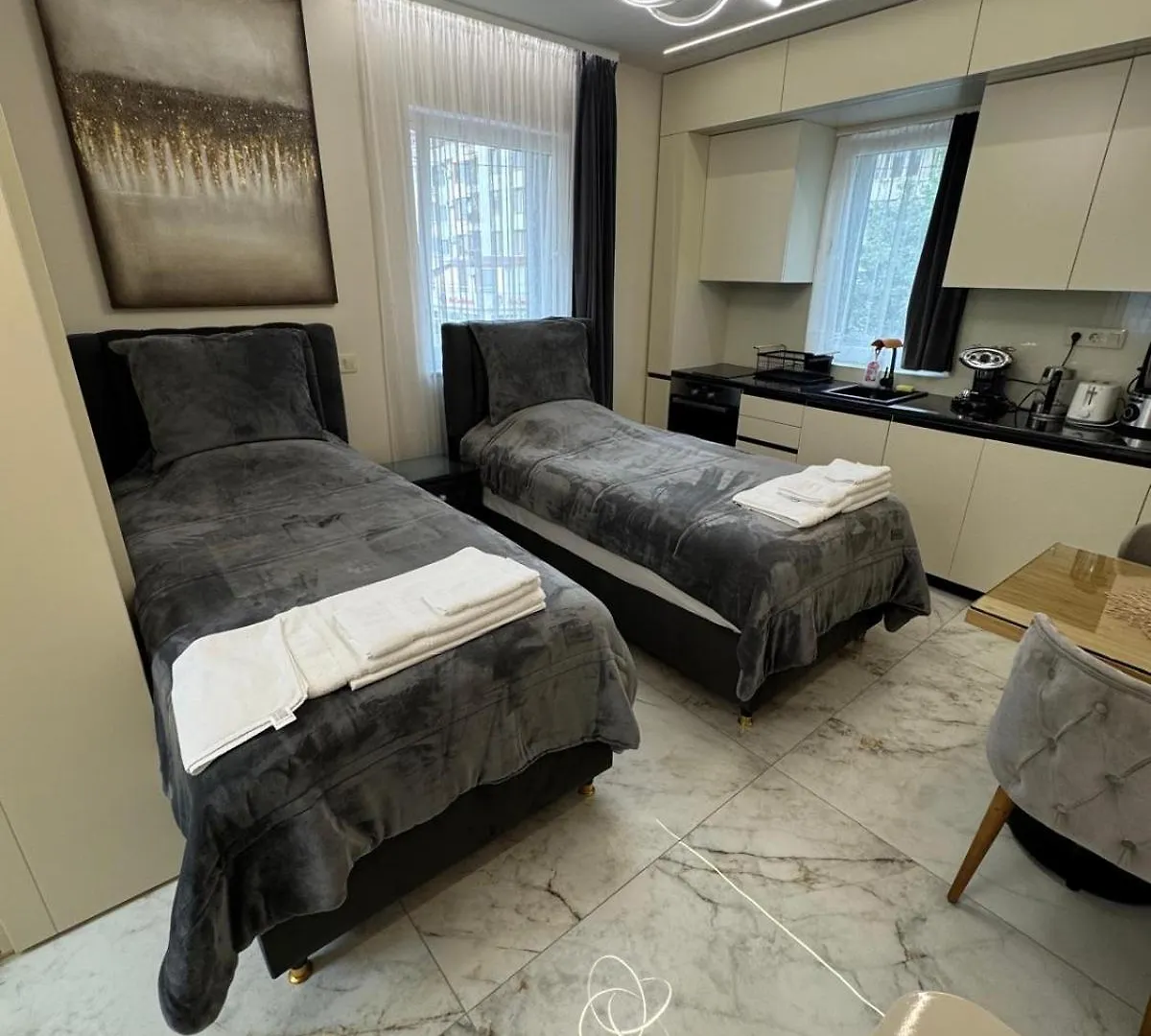 Apartmán Luxurious House With Three Deluxe Rooms & Free Parking Sofie
