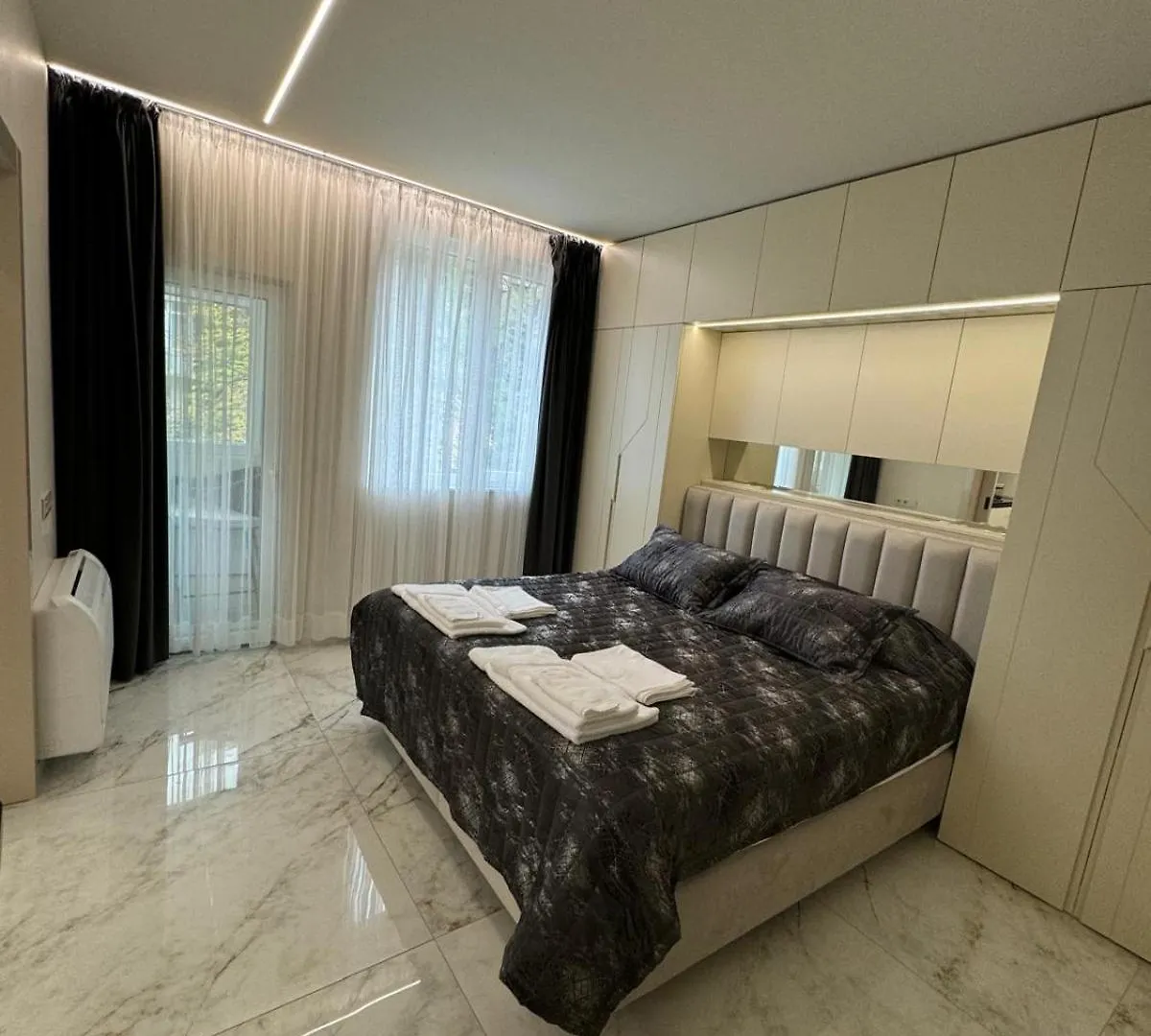 Luxurious House With Three Deluxe Rooms & Free Parking Sofia