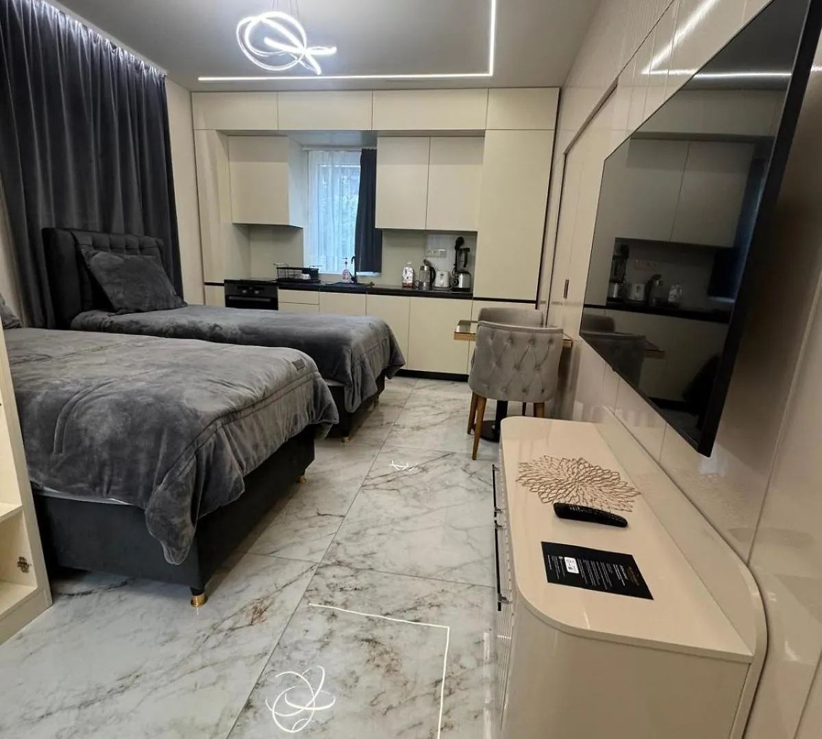 Luxurious House With Three Deluxe Rooms & Free Parking Sofia